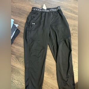 Under Armour capri black joggers